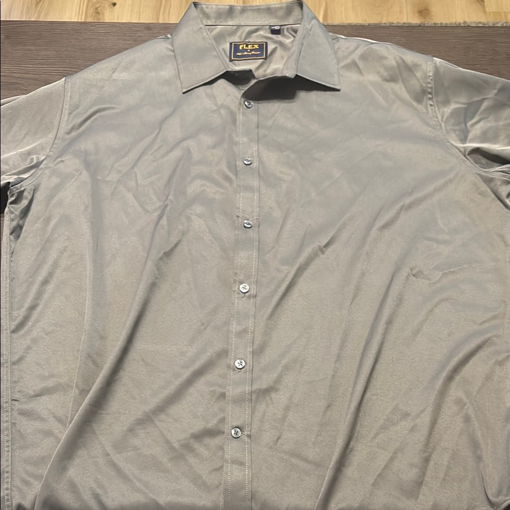 Elegant Gray Dress Shirt with Classic Collar